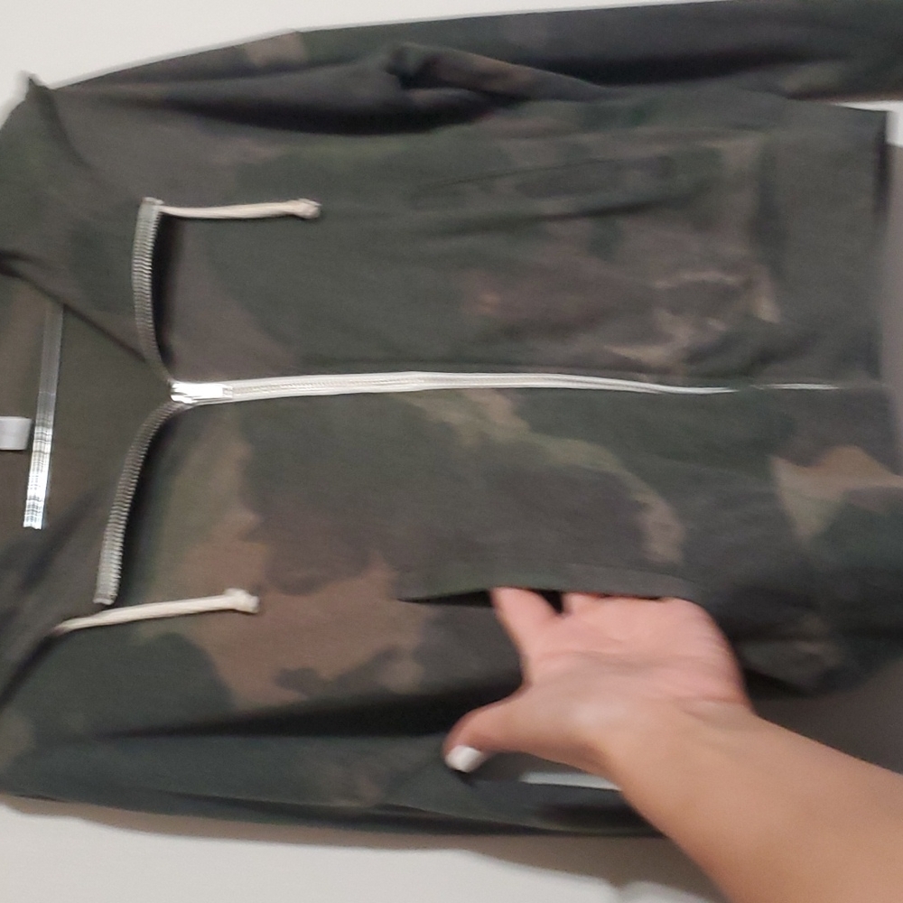 Camo zip up hoodie sweatshirt sz sm - Picture 2 of 4